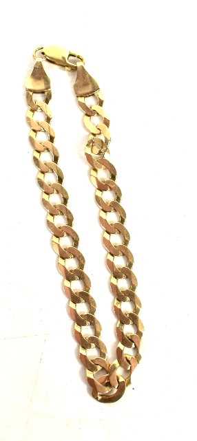 Lot 46 - A 9ct gold flat chain link bracelet with crab...