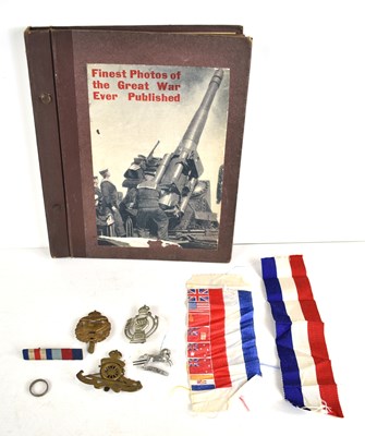 Lot 380 - A small group of militaria to include a Royal...