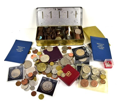 Lot 276 - A group of GB and worldwide coinage to include...
