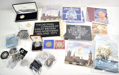 Lot 288 - A large collection of coins to include United...