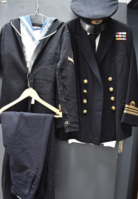 Lot 383 - A WWII era Lieutenant Commanders ratings...