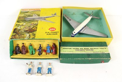 Lot 409 - A Dinky No 3 Passengers metal figure set, O...