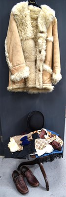 Lot 171 - A selection of antique & vintage clothing to...