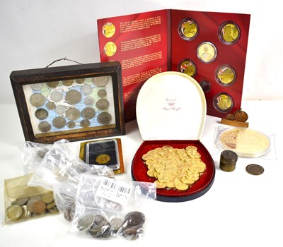 Lot 284 - A selection of coins to include a Queen...