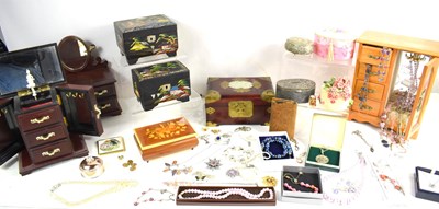 Lot 197 - A large colletion of costume jewellery to...