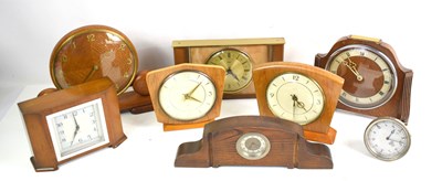Lot 357 - A selection of vintage mantle clocks, to...
