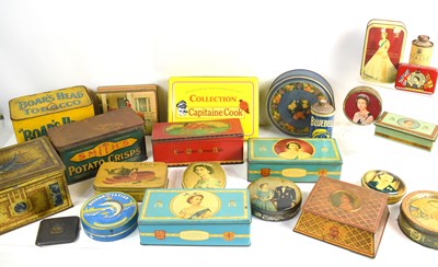 Lot 211 - A group of vintage tins to include Smith's...