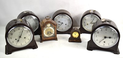Lot 233 - A collection of vintage bakelite cased clocks...