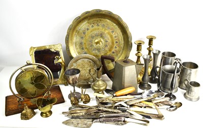 Lot 534 - A quantity of metalware to include an oriental...