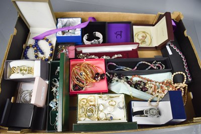 Lot 252 - A large quantity of jewellery, to include sets...