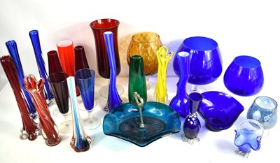 Lot 295 - A quantity of 1970s glassware to include...