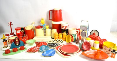 Lot 355 - A quantity of early 20th century Bakelite to...