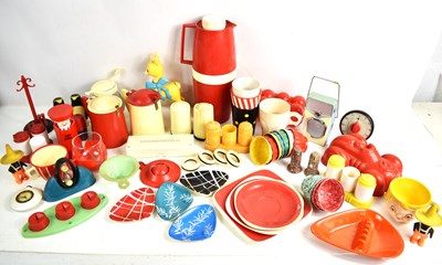 Lot 355 - A quantity of early 20th century Bakelite to...
