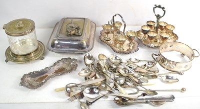 Lot 281 - A group of silver plated items to include...