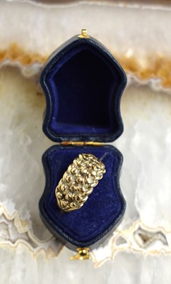 Lot 123 - A 9ct gold woven knot ring, with box, size S,...