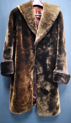 Lot 106 - A Beaver Lamb long coat, 48 cm pit to pit, 105...