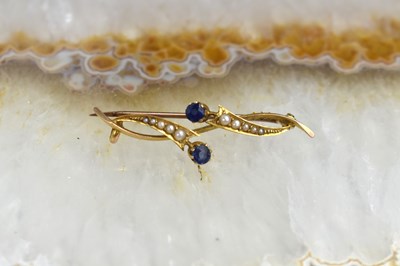Lot 106 - An antique 15ct gold, sapphire and seed pearl...