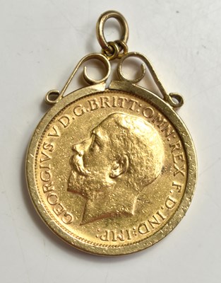 Lot 194 - A George V full gold sovereign, Melbourne mint,...