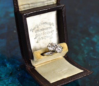 Lot 129 - A Boodle and Dunthorne platinum diamond six...