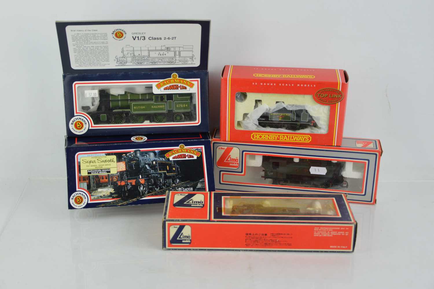 Lot 19 - Five boxed 00 gauge locomotives to include...