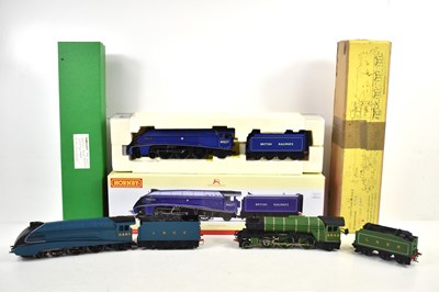 Lot 438 - A group of three OO gauge locomotives...