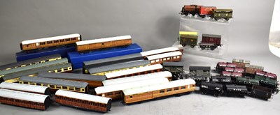 Lot 404 - A collection of OO gauge model railway...