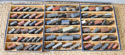 Lot 365 - A collection of OO gauge model railway wagons,...