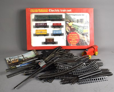 Lot 358 - A Hornby OO gauge R.539 Freightmaster train...