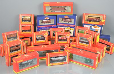 Lot 31 - A large group of Hornby and Bachmann 00 gauge...