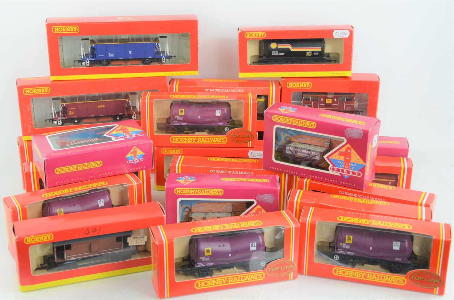 Lot 17 - A group of Hornby 00 gauge railway wagons and...
