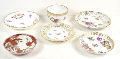 Lot 40 - A collection of porcelain to include a Meissen...