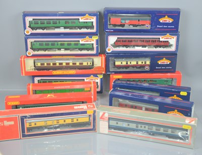Lot 29 - A group of Bachmann and Hornby 00 gauge...