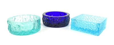 Lot 43 - A group of three Davidson glass bark textured...
