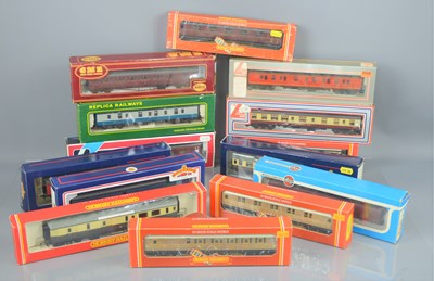 Lot 30 - A group of Hornby, Bachmann and Lima 00 gauge...