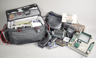 Lot 341 - A collection of vintage cameras and...