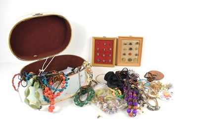Lot 249 - A group of assorted costume jewellery to...