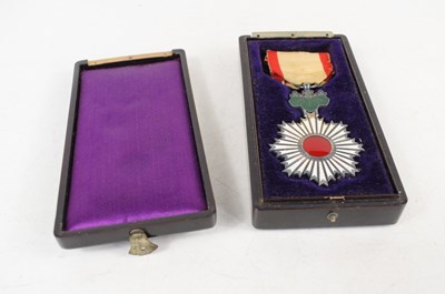 Lot 5 - The Order of the Rising Sun (旭日章...