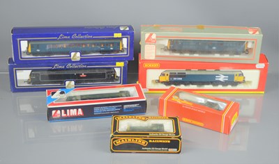 Lot 45 - A group of boxed 00 gauge locomotives to...