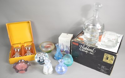 Lot 53 - A group of glassware to include Caithness...