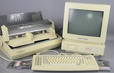 Lot 89 - A Vintage Amstrad PCW 9512 personal computer,...
