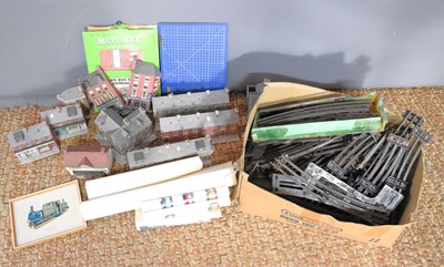 Lot 308 - A quantity of Hornby O gauge track, together...