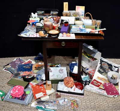 Lot 29 - A large collection of Japanese collectables,...