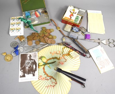 Lot 129 - A group of collectables to include a Summitt...
