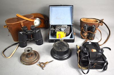 Lot 202 - A group of collectables to include Beck Kessel...