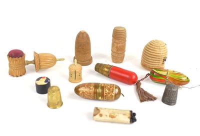 Lot 253 - A group of collectables to include a French...