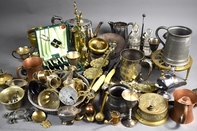Lot 346 - A large group of metalware to include horse...