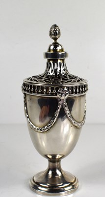 Lot 354 - An Edwardian silver pot pourri jar and cover...