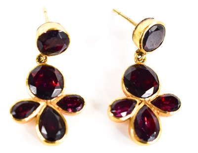 Lot 9 - A pair of early 19th century gold and ruby...