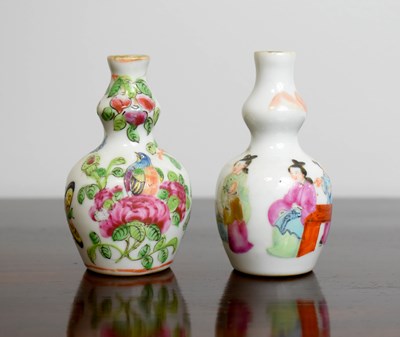 Lot 171 - A pair of Qing Dynasty Chinese miniature gourd...