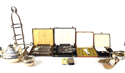 Lot 330 - A group of silver and silver plate to include...